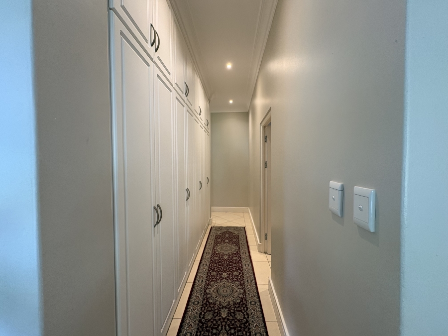 3 Bedroom Property for Sale in Constantia Western Cape